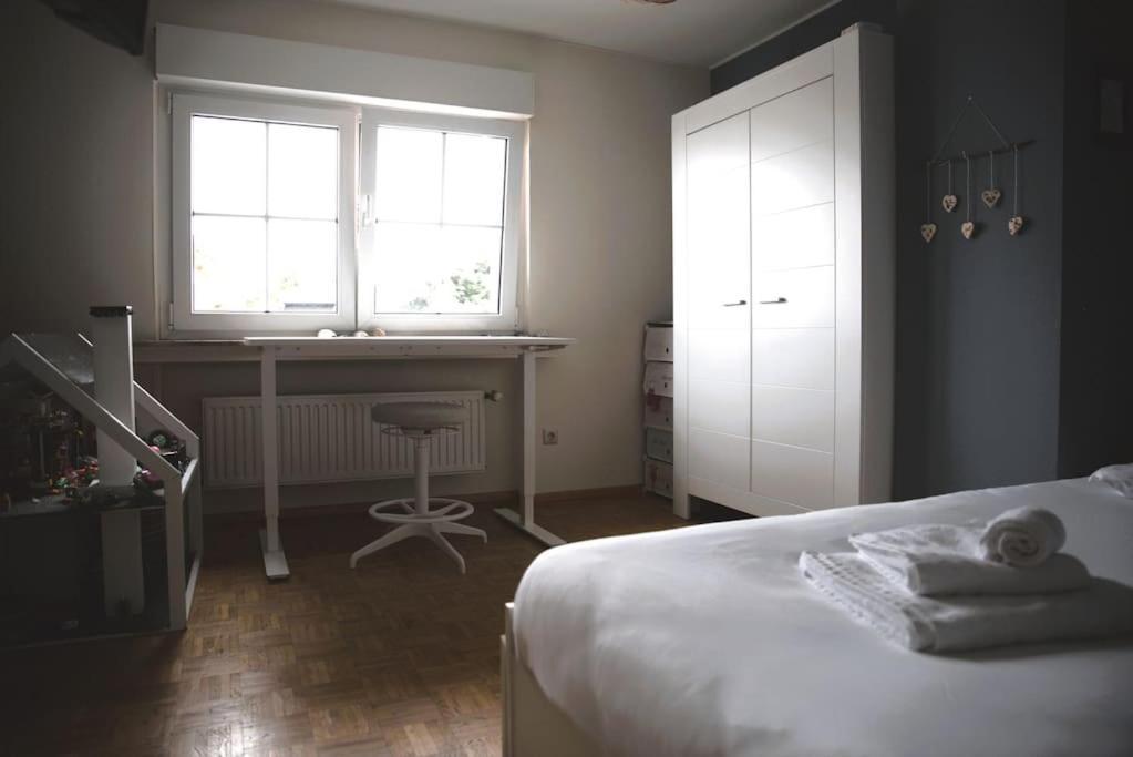 Cozy 3 Bedroom House With 11 Kw Electric Car Charger Hesperange Экстерьер фото